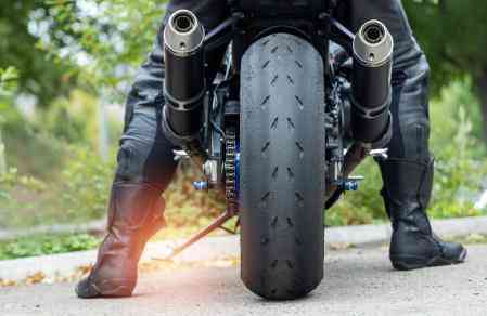 Consejos Para Elevar Tu Estatura Sobre Dos Ruedas Botas De Moto Para